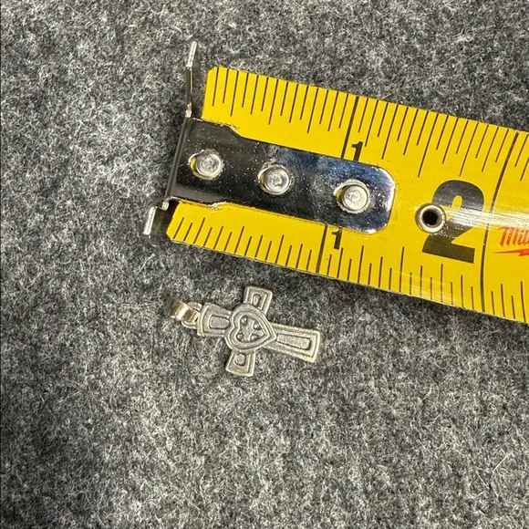 James Avery Retired Rare Elegant Silver Cross Pendant - Picture 4 of 4